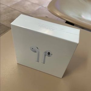 🚨 Apple AirPods 2nd Generation Brand New🔥
